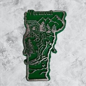 Vtg VERMONT State Map Skiing Green Rubber Refrigerator Magnet Travel Souvenir